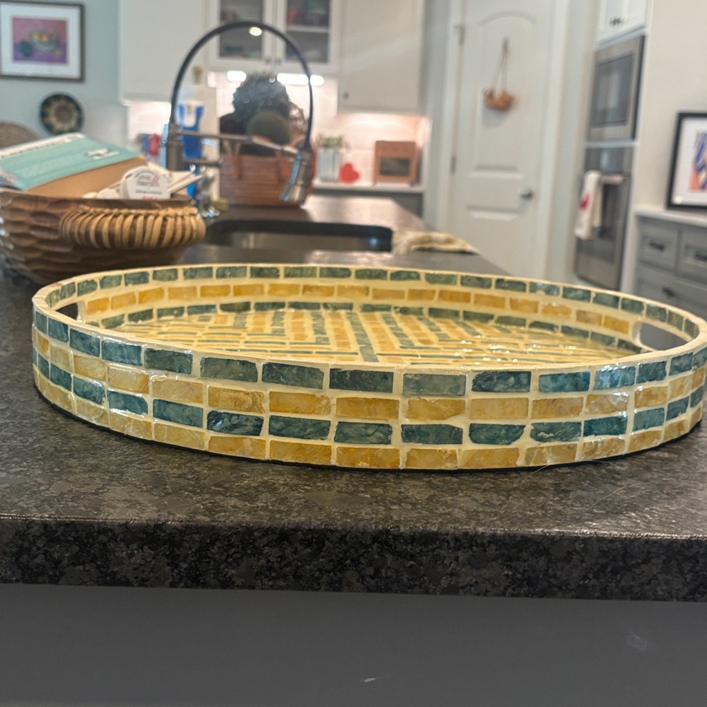 Mosaic Patterned Round Tray - Picture 3 of 4